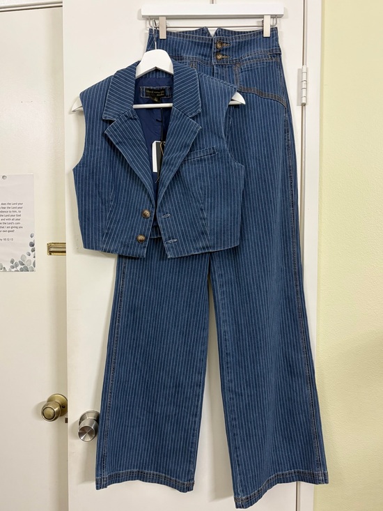 House of Harlow 1960 Pants - NWT House of Harlow 1960 Pinstripe Denim Vest Wide Leg Jeans Matching Set Size 6